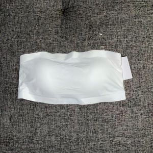 Woman’s Tops, White Bra. Size XL.